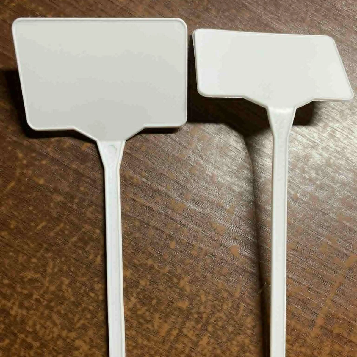 Садові таблички для маркування рослин 15 см (білі з нахилом)